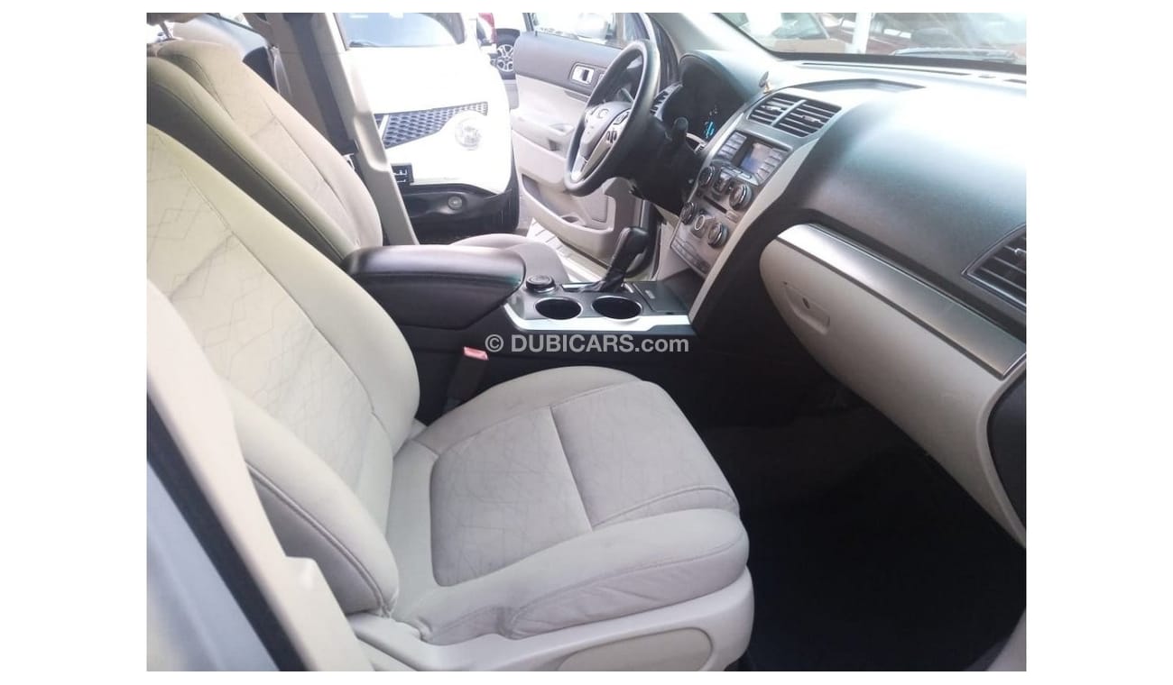 Ford Explorer Gulf model 2014, cruise control, sensor wheels, in excellent condition, you do not need any expenses