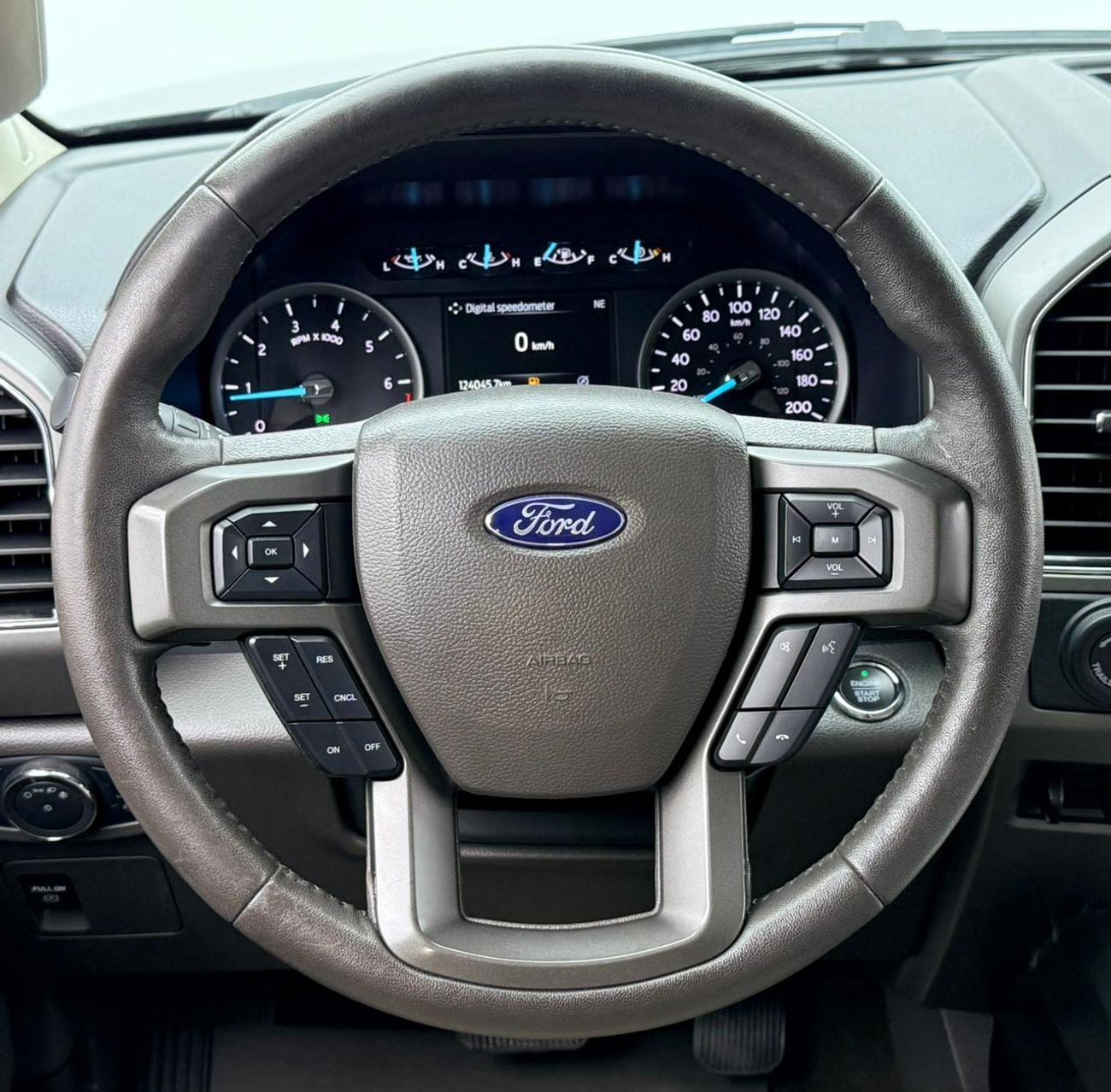 Ford Expedition 2020 Ford Expedition XLT, 1 Year Unlimited Km Warranty, Full Service History, GCC