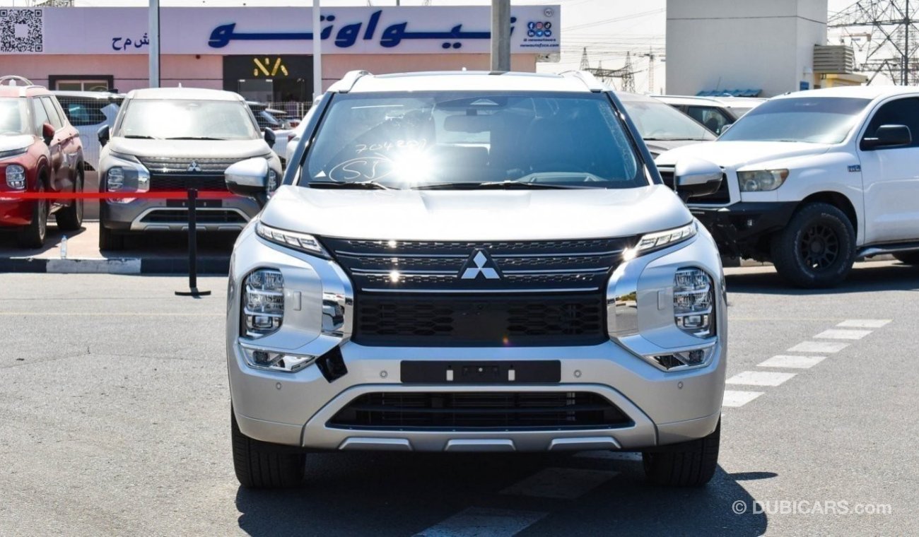 ميتسوبيشي آوتلاندر Brand New Mitsubishi Outlander 2.5L Petrol |Silver/Black| 2024 | 4WD Premium | For Export Only