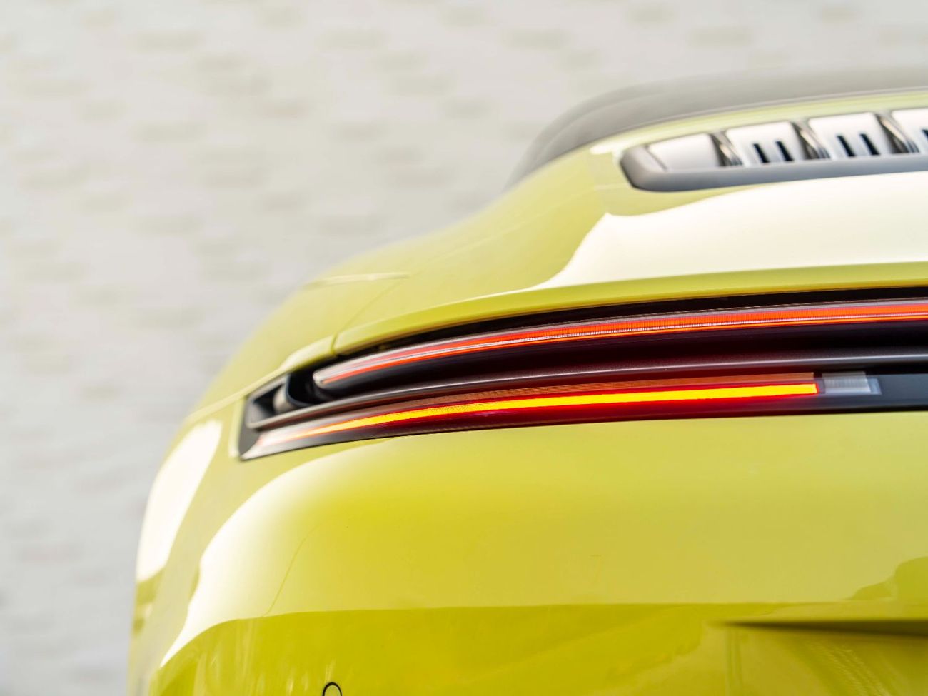 Porsche 911 Targa 4GTS 3.0L (450 HP)