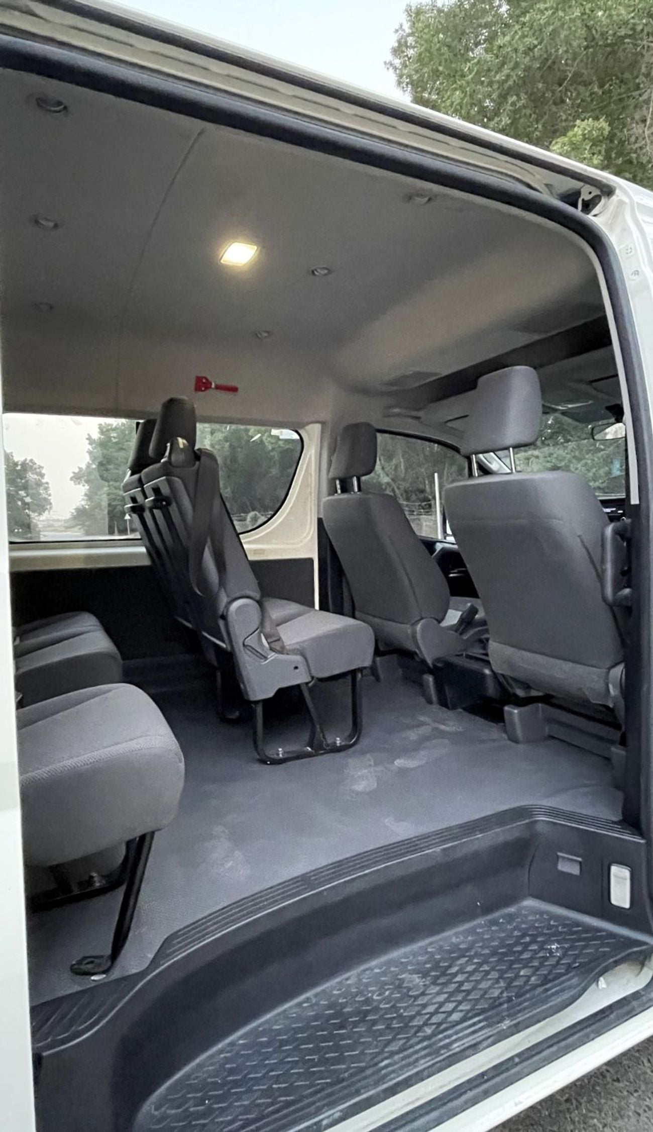 Toyota Hiace GL ACCIDENTS FREE - GCC - V6 - HIGHROOF - PERFECT CONDITION INSIDE OUT