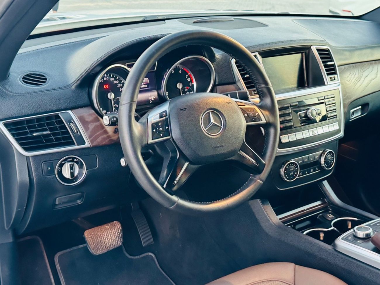 مرسيدس بنز GL 500 موديل 2015 خليجي فل مواصفات بانوراما وكراسي جلد ومثبت سرعه