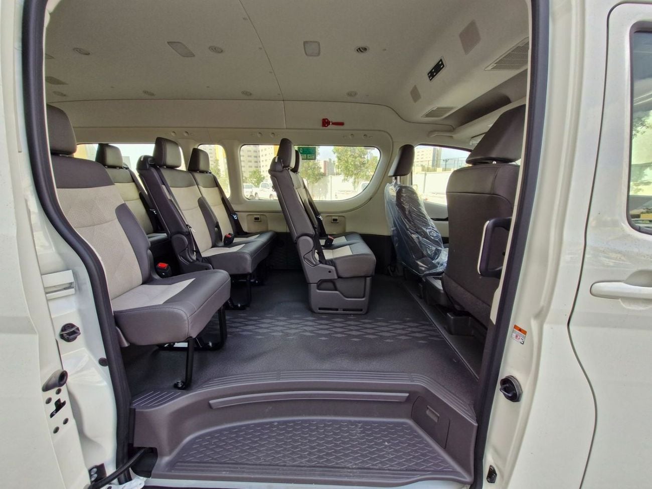 تويوتا هاياس Toyota Hiace 3.5 AT 2026 full option with automatic door