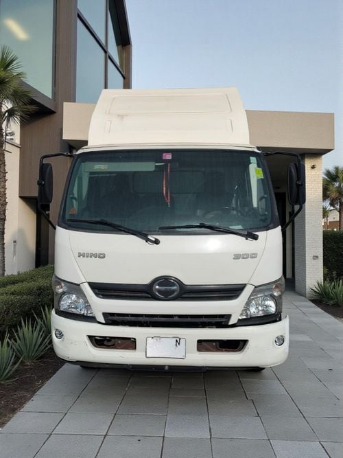 هينو 300 300 DIESEL M/T | 2020 | GCC SPECS