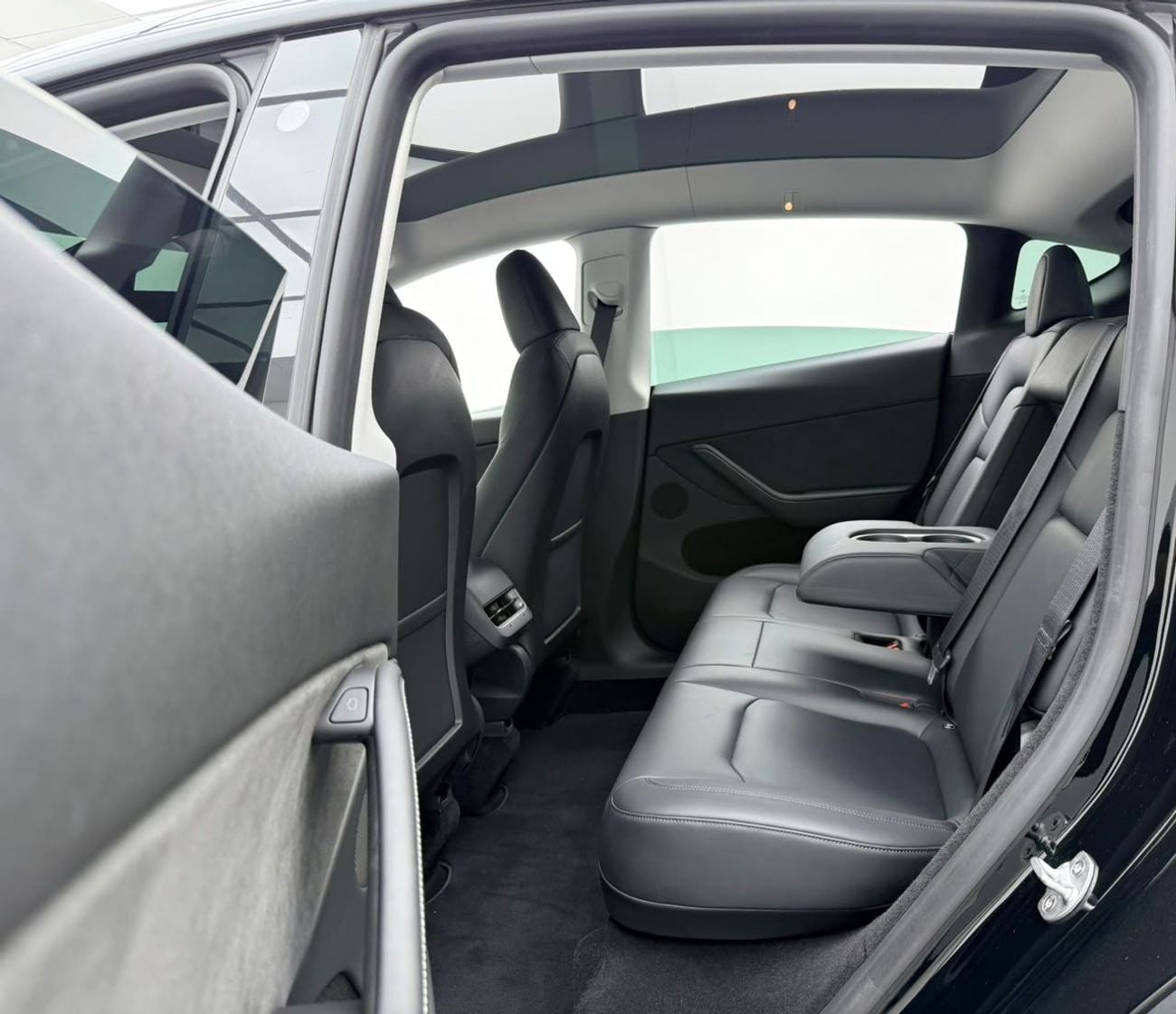 Tesla Model Y PERFORMANCE 2023 Tesla Model Y Performance, Warranty, Excellent Condition,  GCC Specs.