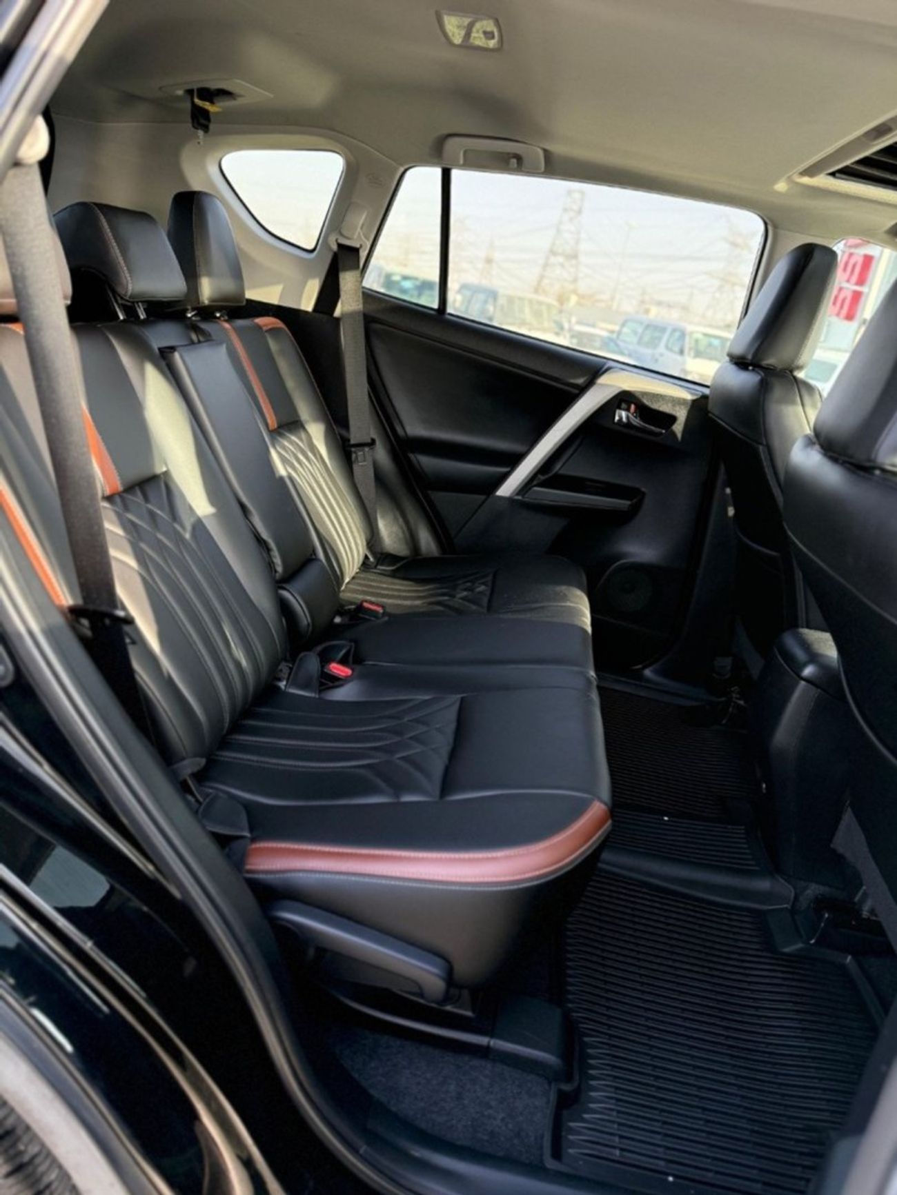 تويوتا راف ٤ GXR 2.5L XLE 4WD Sunroof,leather seats full option