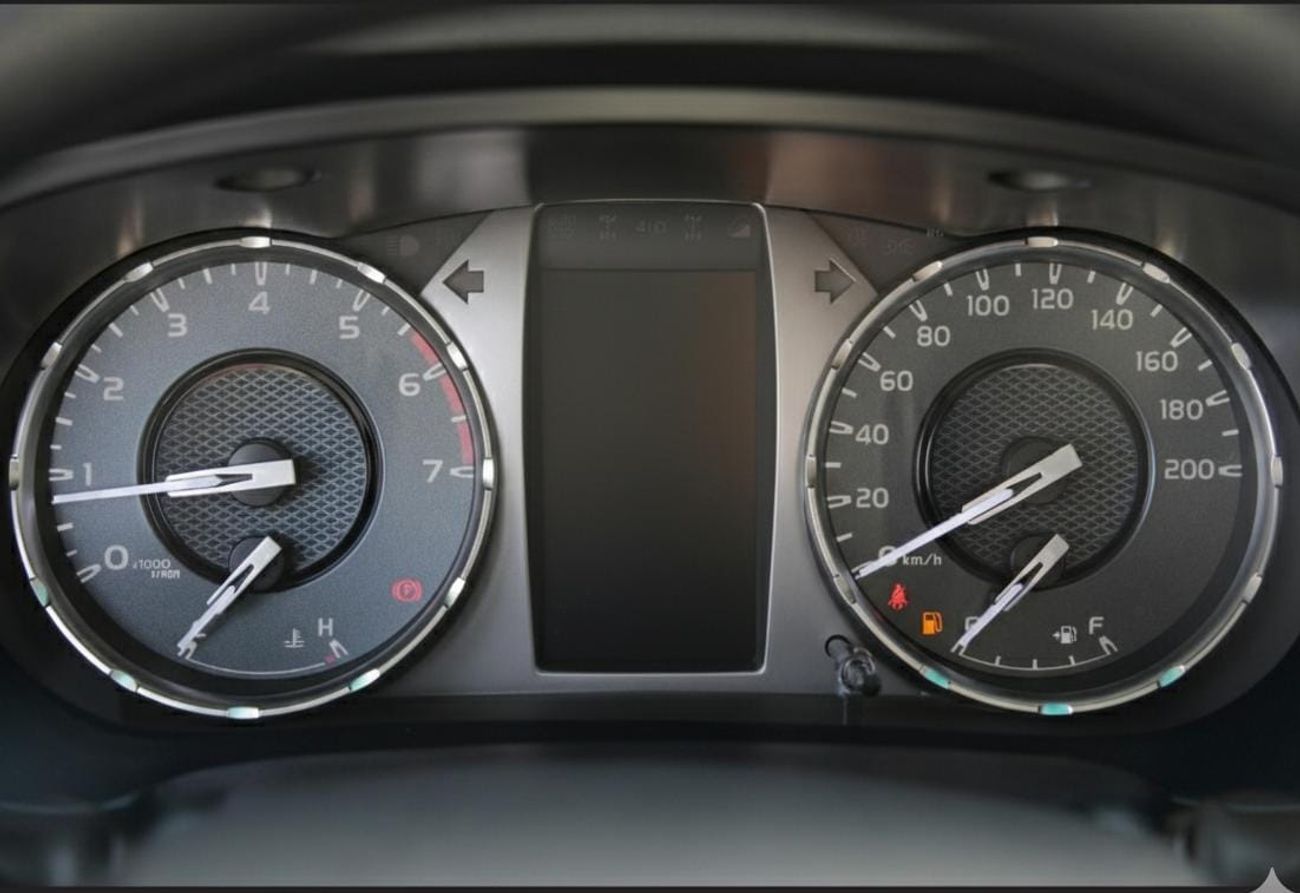 Toyota Hilux S GLX 2.7L 4WD A/T S GLX 2.7L 4WD M/T DIFLOCK PUSH TO START