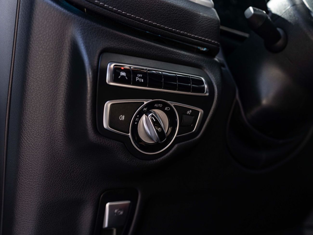 Mercedes-Benz G 500 Std 4.0L (422 HP)