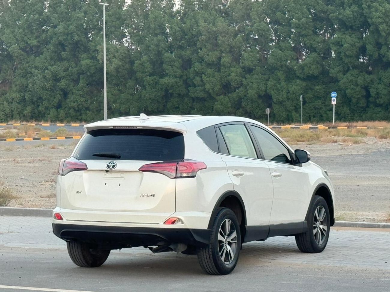 تويوتا راف ٤ EX