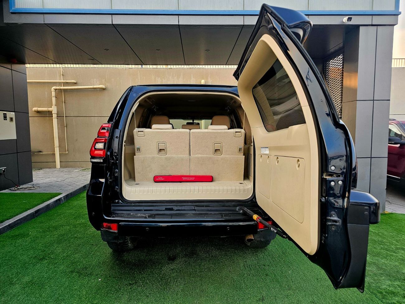 Toyota Prado GXR/ SUNROOF LEATHER/ V6 4.0L 4WD/ LOW MILEAGE/ SINGLE OWNER