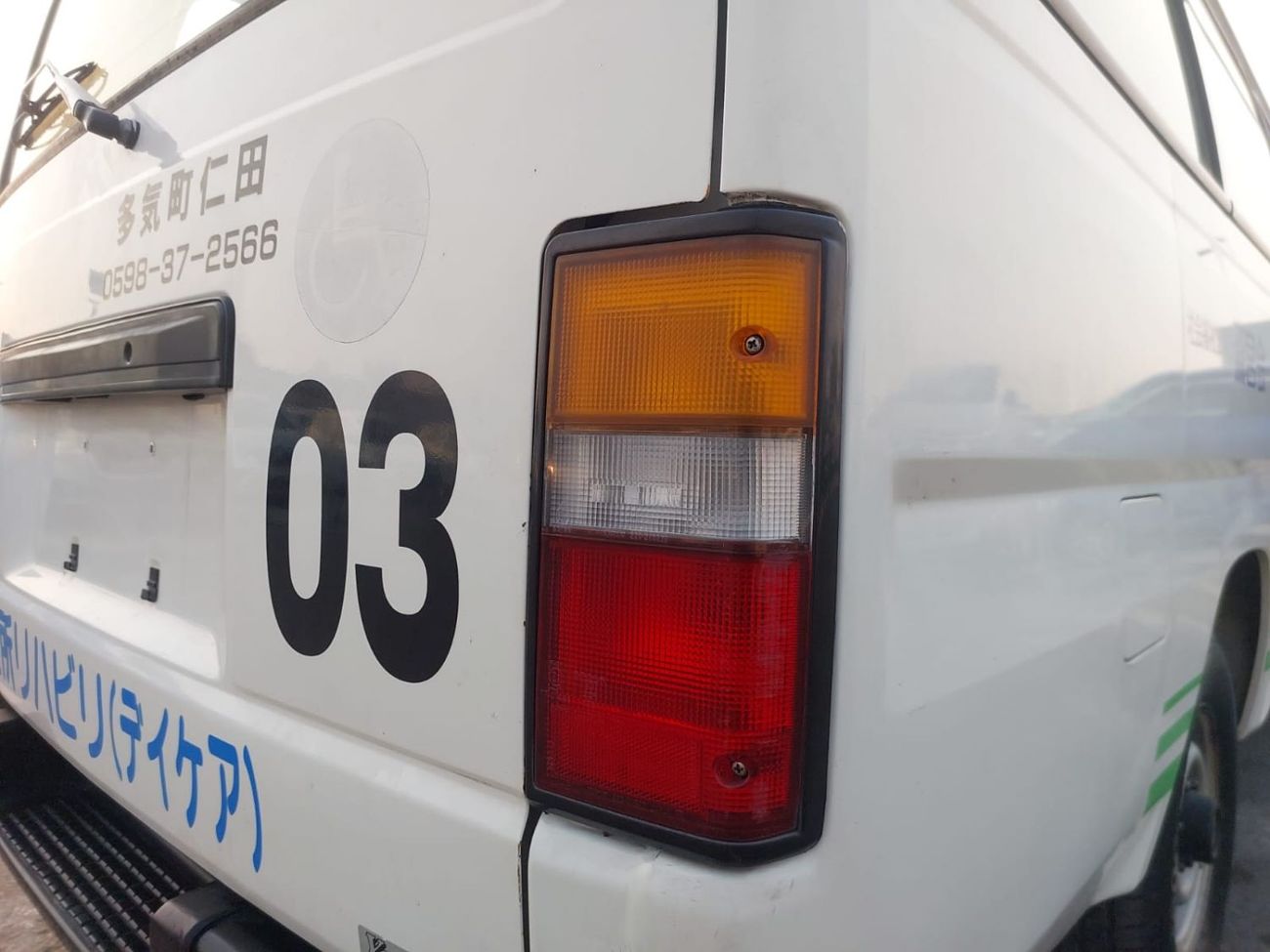 Nissan Caravan NISSAN CARAVAN VAN RHD 1997 MODEL 3.1 L DIESEL MANUAL(PM00945)