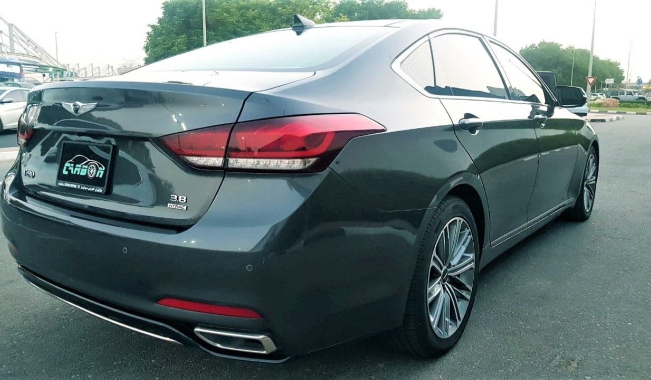 هيونداي جينيسس HYUNDAI GENSIS 2018 MODEL WITH ONLY 9K KM IN BEAUTIFUL CONDITION AND ORIGINAL PAINT