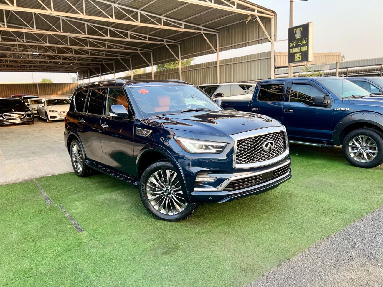 Infiniti QX80 Luxury 5.6L warranty one year bank financie available