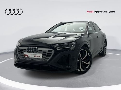 أودي Q8 إي ترون Sportback S line 55 e-tron quattro 408hp Progress (Ref# 09640)