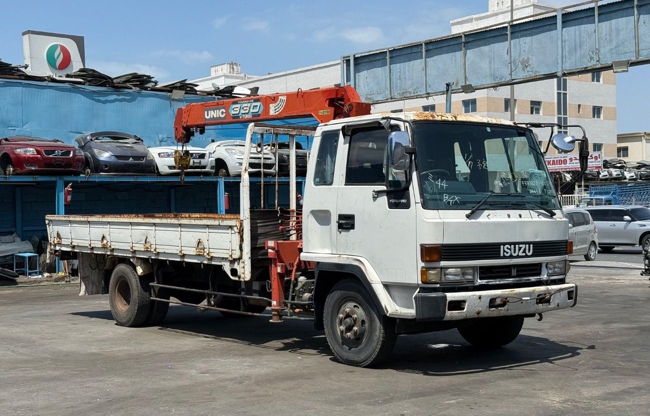 Isuzu Forward Unic Crane 330