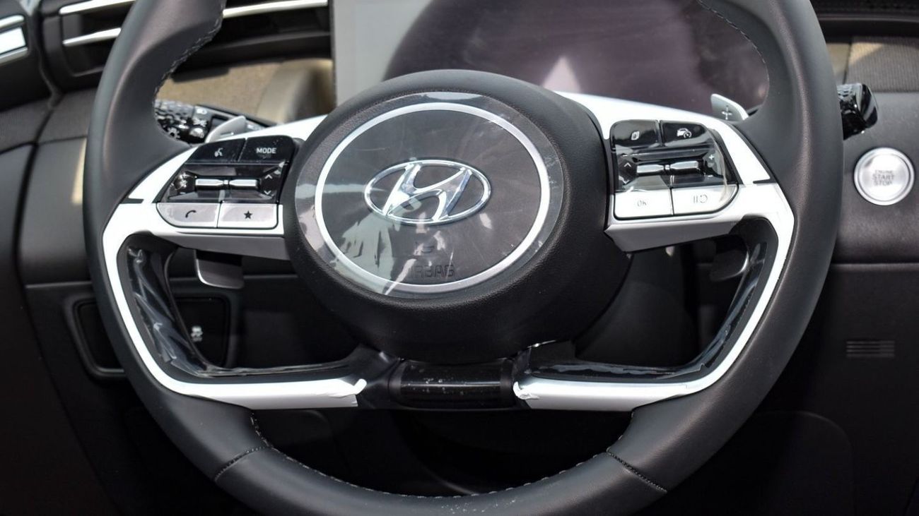 Hyundai Tucson 1.6T - Radar - Panoramic sunroof - 19" Alloy - DVD - Leather Seats - Electric seats