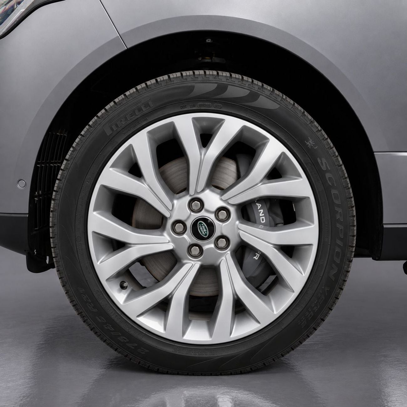 Land Rover Range Rover 3,736 P.M • 0% Downpayment • Land Rover Range Rover HSE • 1 Year Warranty