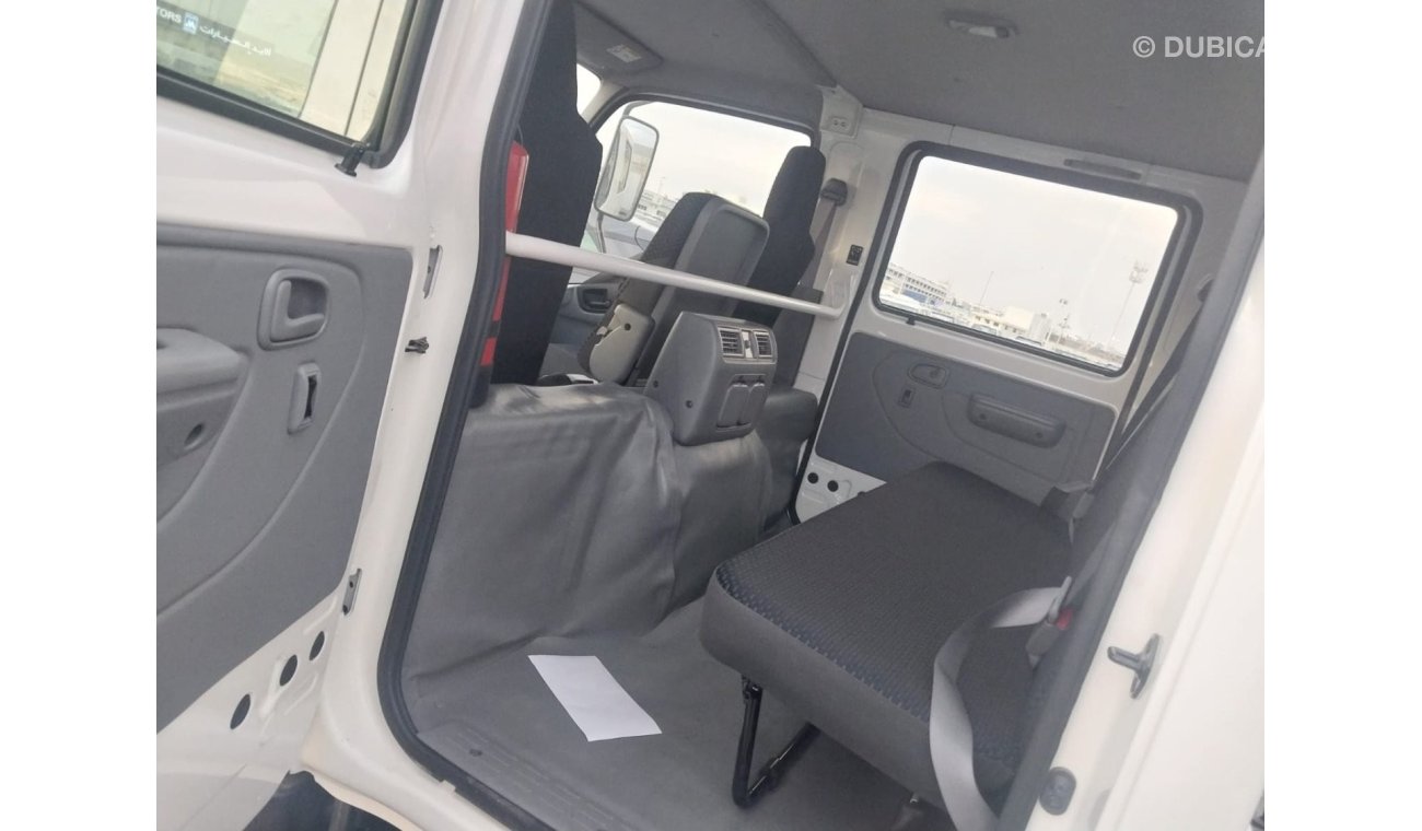 Hino 300 Hino 300 714 2.4 L , diesel , double cabin