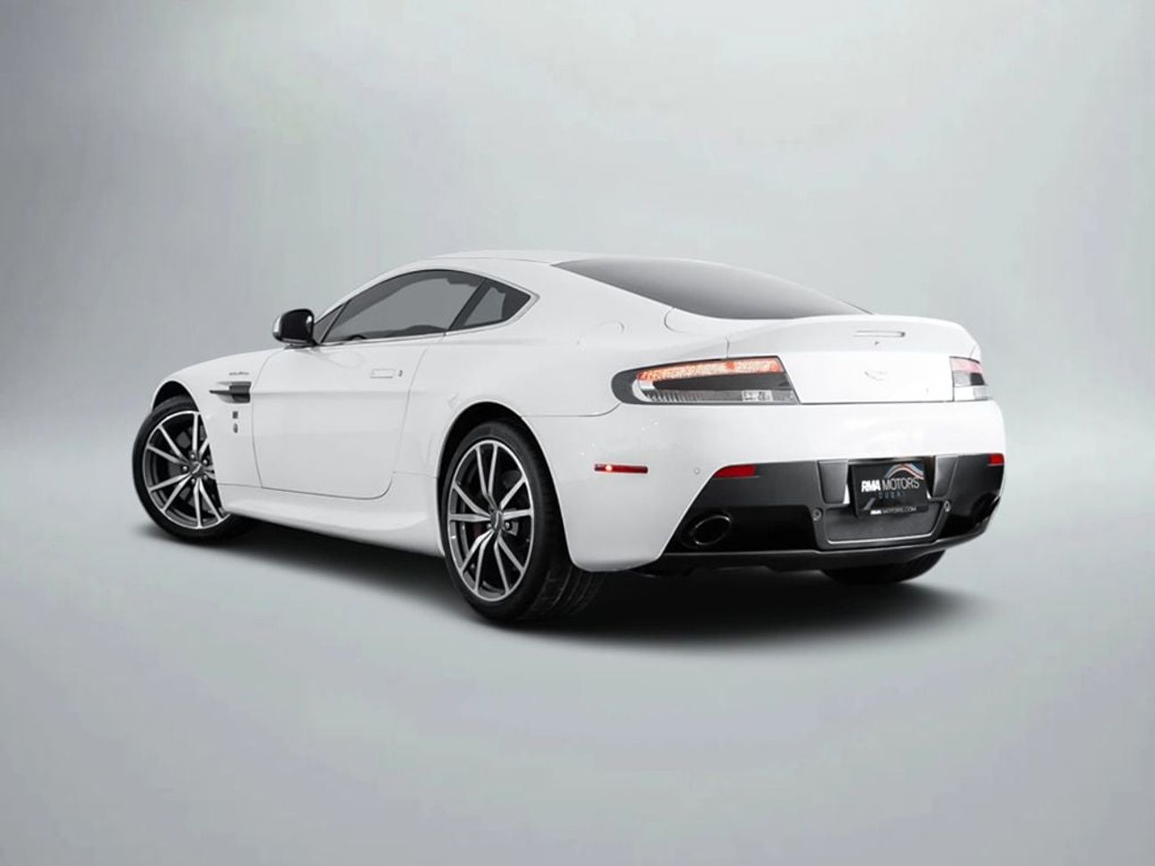 أستون مارتن فانتيج V8 4.7L