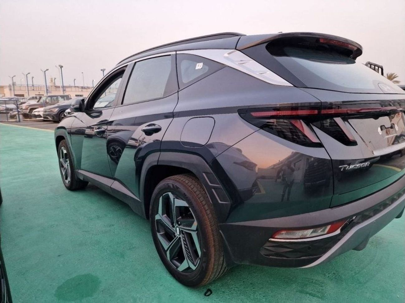 هيونداي توسون HYUNDAI TUCSON 1.6L FULL OPTION LEATHER SEATS, POWER SEATS, PANORAMIC SUNROOF, AUTO TRUNK , REAR CAM