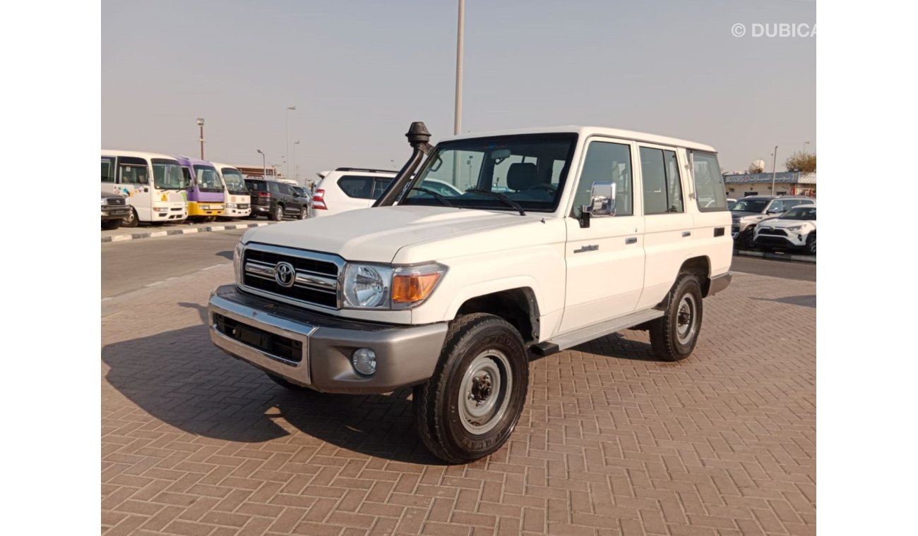 Toyota Land Cruiser TOYOTA LAND CRUISER LEFT HAND DRIVE(PM1676)