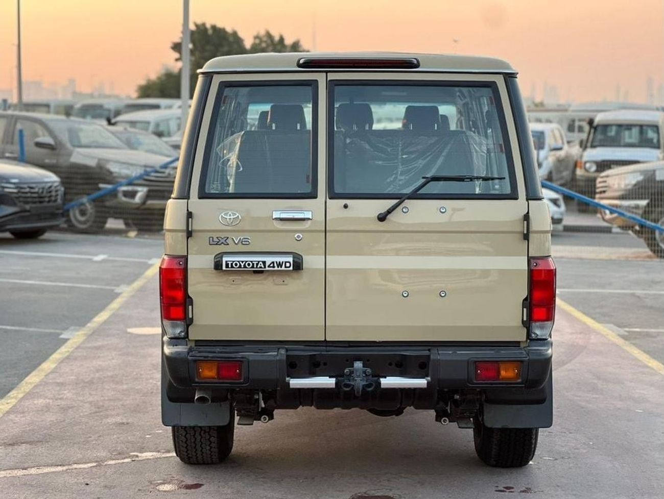 تويوتا لاند كروزر 70 TOYOTA LAND CRUISER (70 SERIES) (GRJ76) 4.0L SUV 4WD 2025