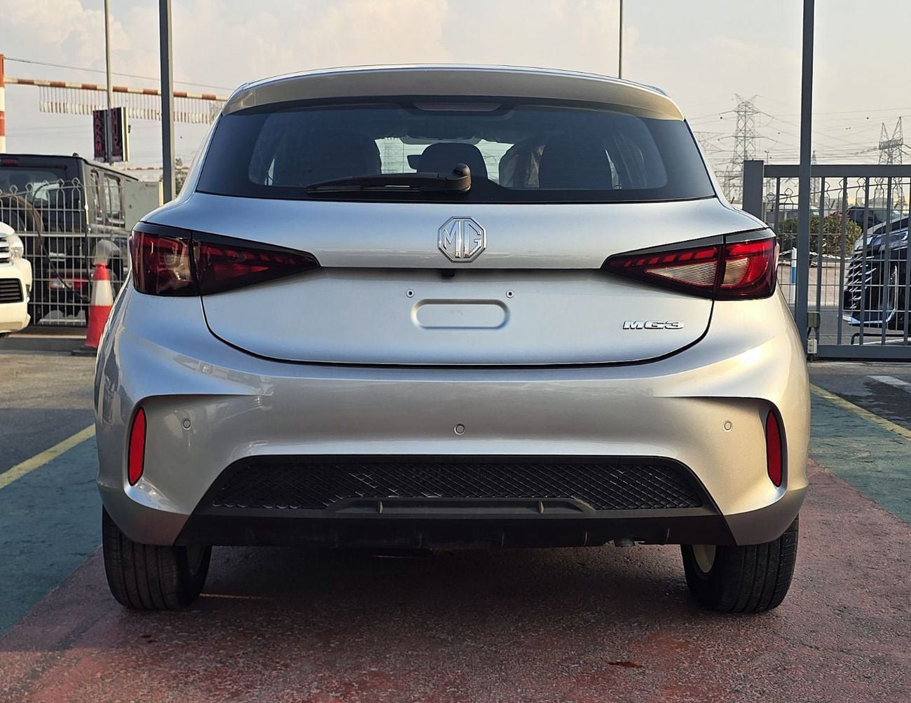 MG 3 COMFORT MG 3 1.5L A/T FWD Hatchback 4Doors Silver Color 2025 Model