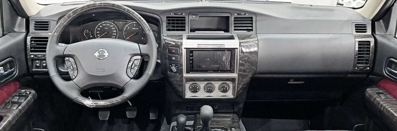 Nissan Patrol Super Safari MANUAL GEAR  V6 4.8L-6CYL SUNROOF EXCELLENT CONDITION