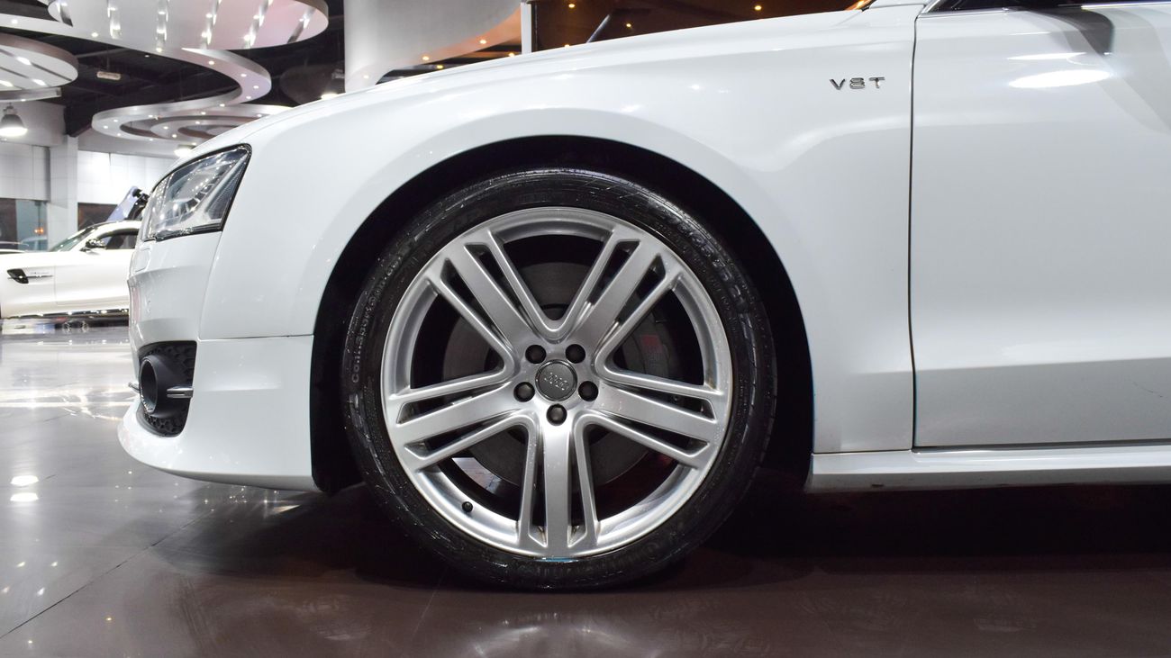 Audi S8 Quattro V8 T