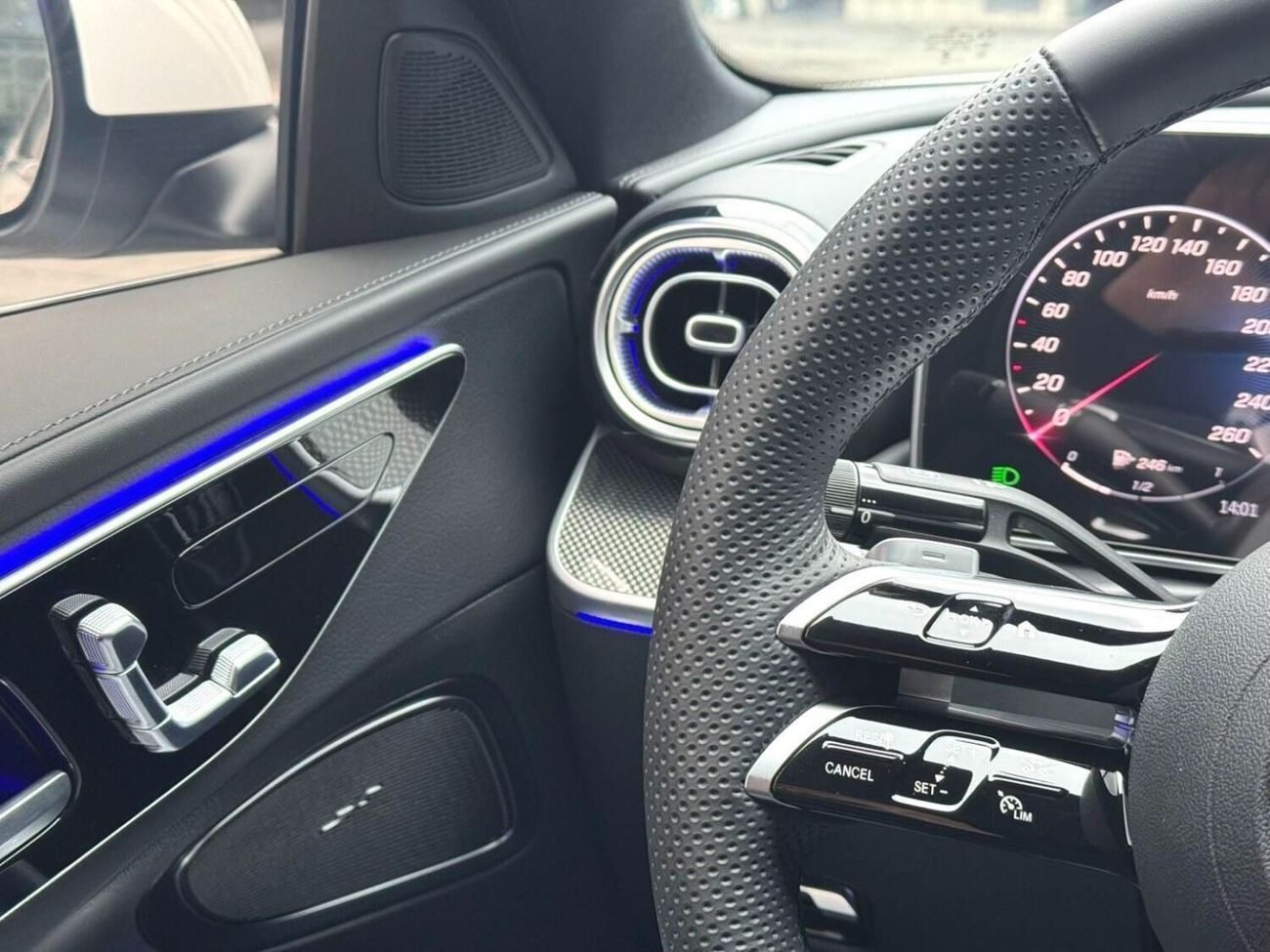 Mercedes-Benz 260 c260L