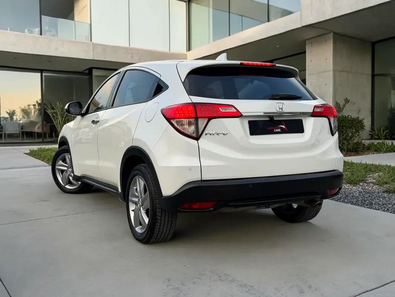 هوندا HRV EX  !! EID SALE !! 1 YEAR FREE WARRANTY !!  AED 640 P.M | 0% DOWN PAYMENT | HONDA HR-V | 1.8L I4 | 2