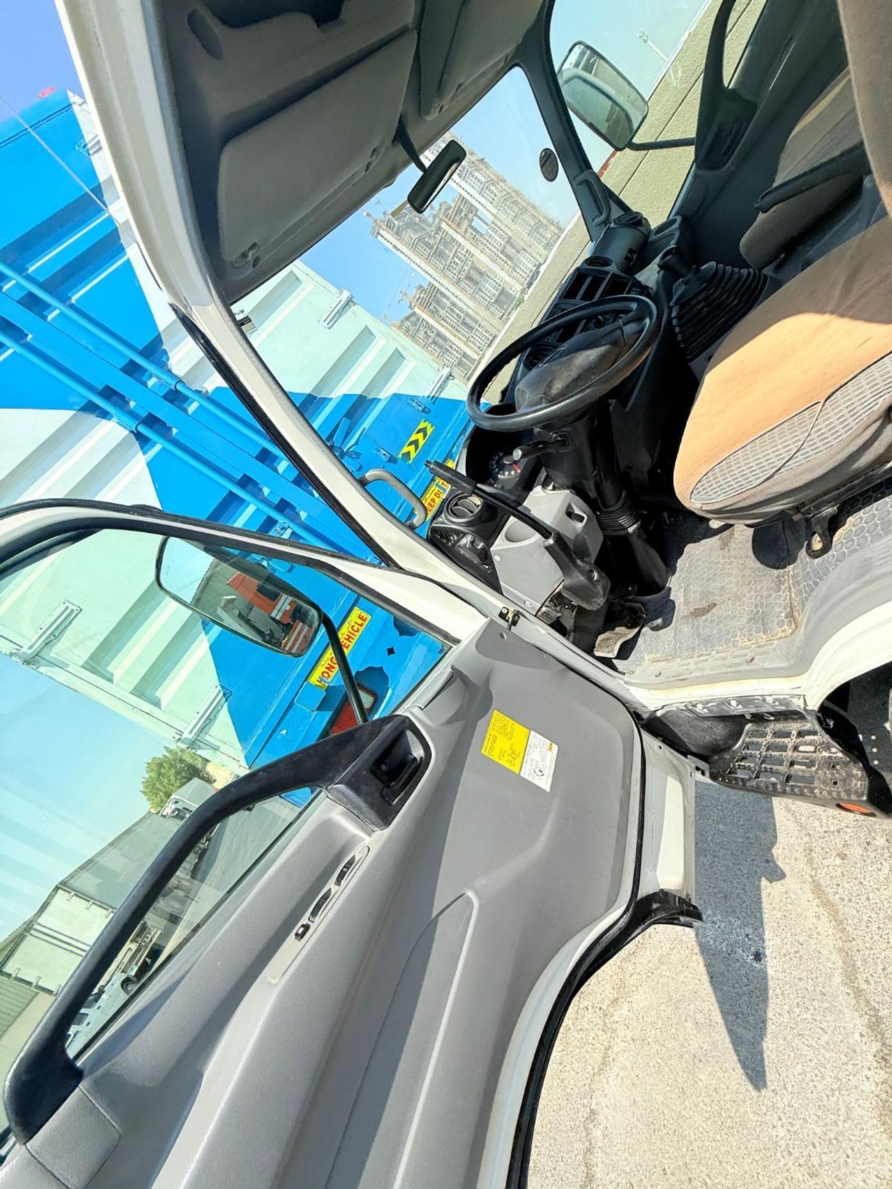 Hino 300 Original tipper / Gcc