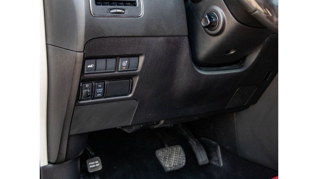 نيسان باترول Platinum V6/4WD/USED Like New/GCC/ 3 Years Warranty & 50k Kms Services