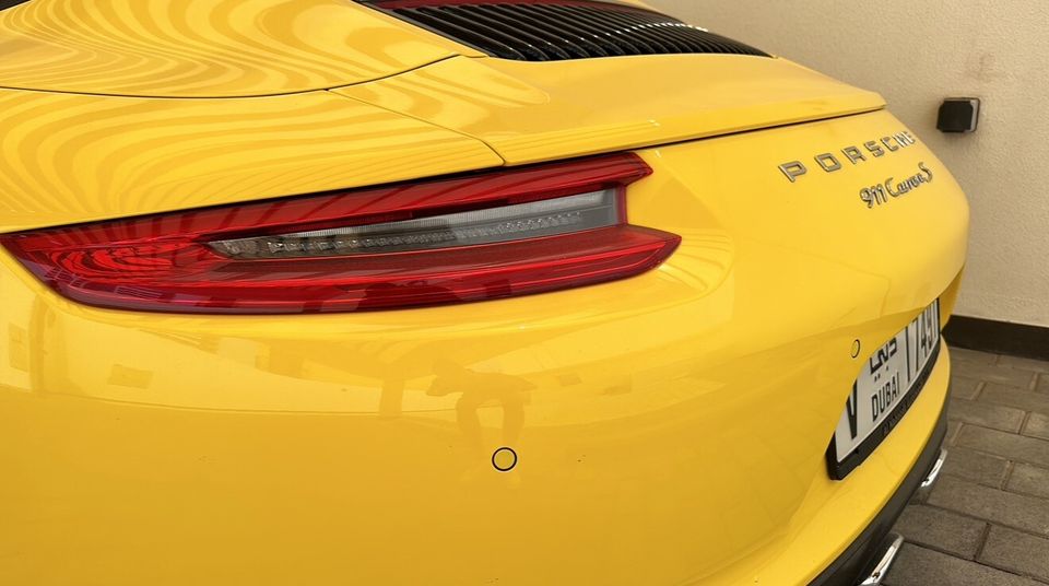 Used Porsche 911 S Carrera S Convertible 2018 for sale in Dubai 792802