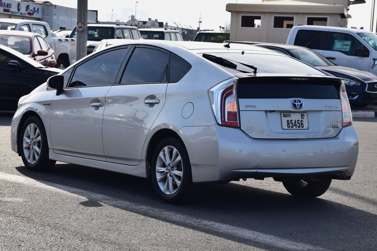 Toyota Prius STD (NON GCC) 1.8L Hybrid (Japanese Specs)