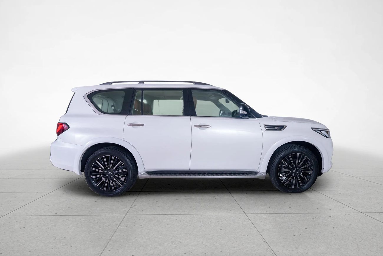 Infiniti QX80 LUXE 5.6