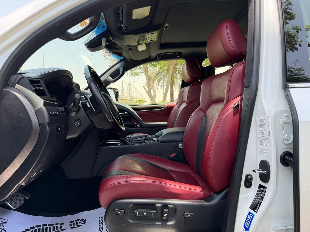 Lexus LX570 SIGNATURE