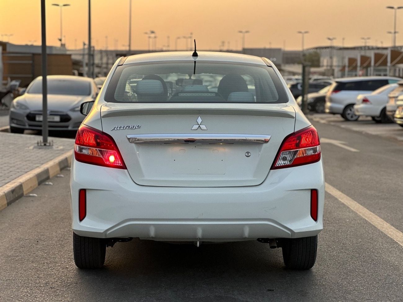 Mitsubishi Attrage GLX