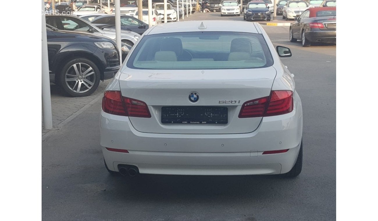 BMW 520i i model 2013 GCC car prefect condition no need any maintenance full option full service  low m