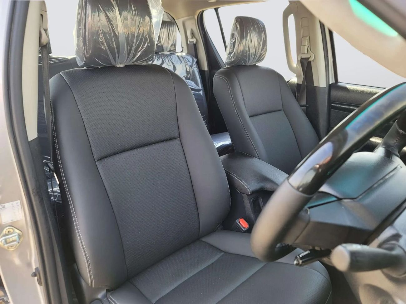 تويوتا هيلوكس 4x4 Diesel 2.8L Right hand Drive (Export Only)