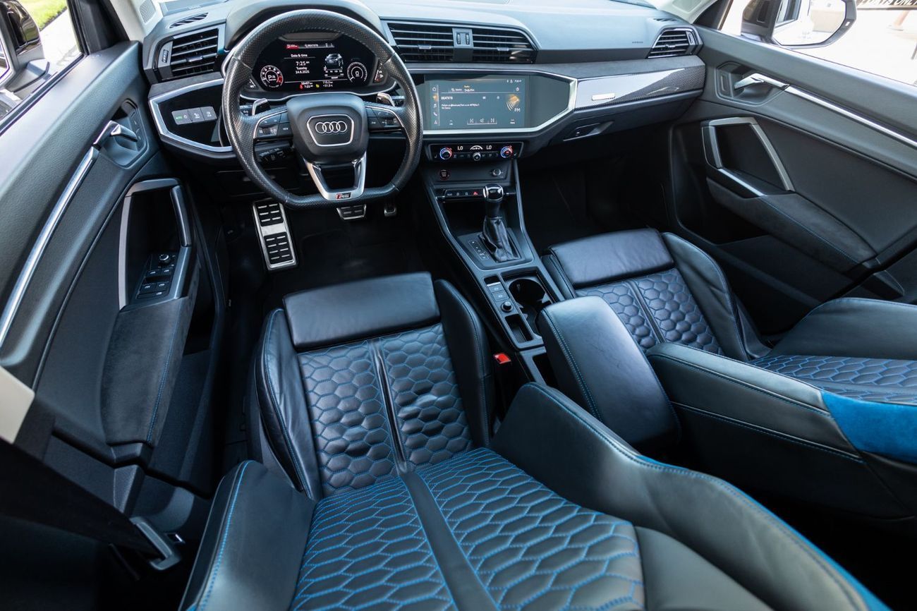 Audi RS Q3 TFSI quattro 2.5L SUV