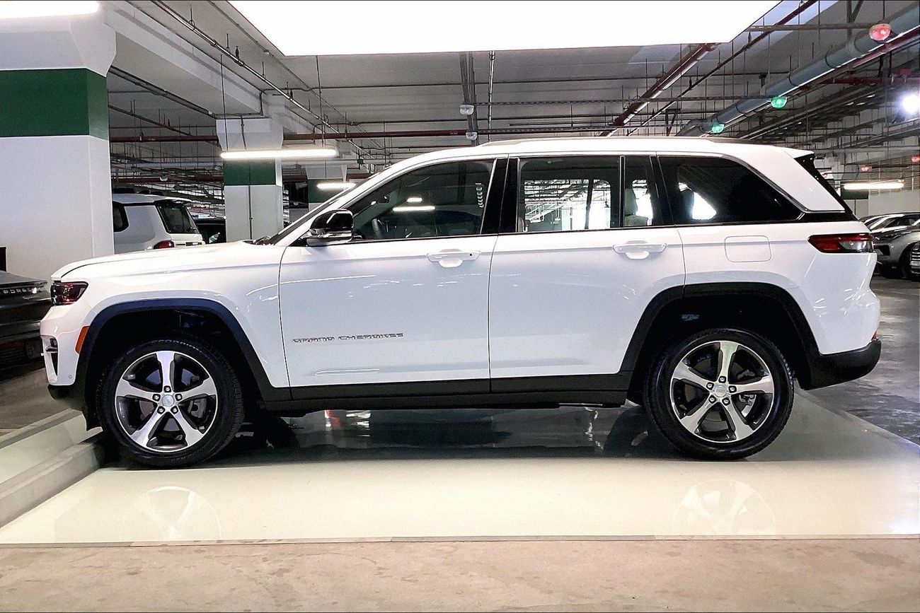 جيب جراند شيروكي Limited Plus | شامل الضمان | 0 ﺪﻔﻋﺓ ﺃﻮﻟﻯ