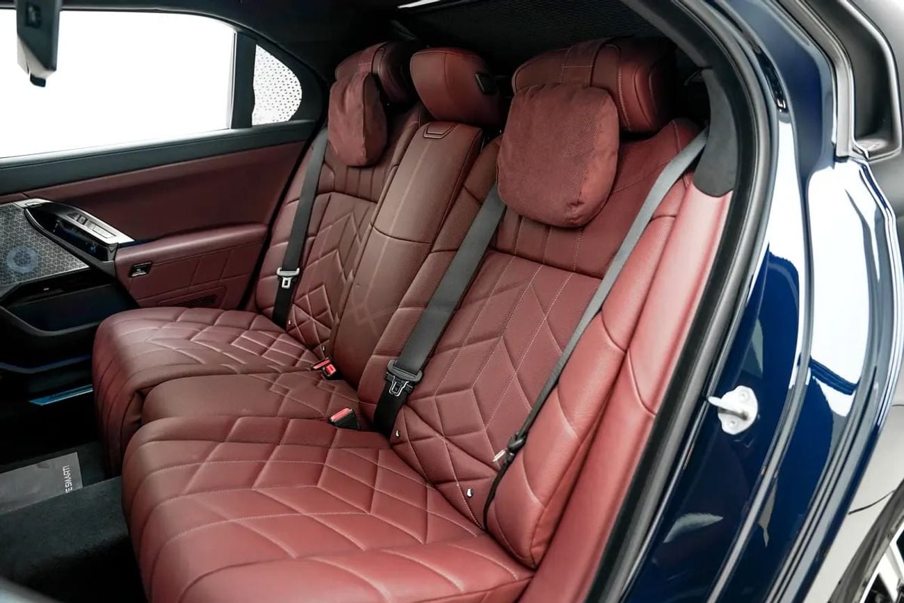 بي أم دبليو 740i 740I WITH 5 WARRANTY AND SERVICE CONTRACT FROM AGMC