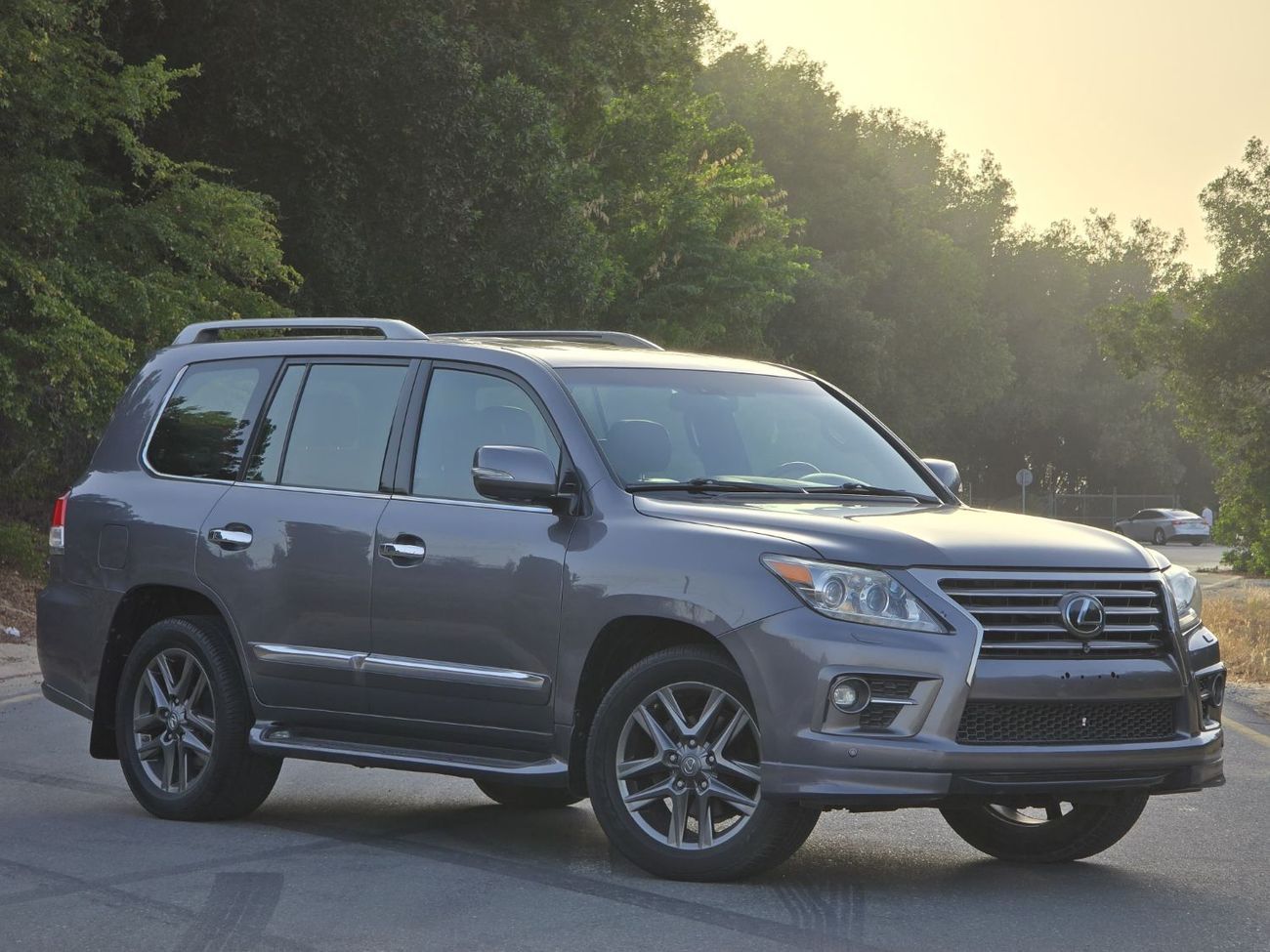 لكزس LX 570 Platinum 5.7L LEXUS LX-570 2014 GCC // FULL OPITION // PERFECT CONDITION