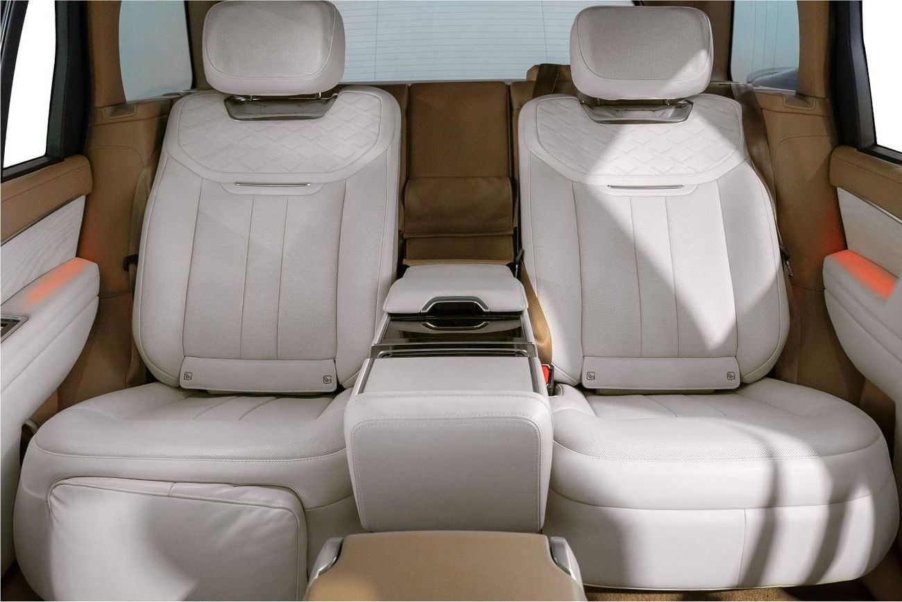 Land Rover Range Rover SV Autobiography / Full PPF / Al Tayer Warranty