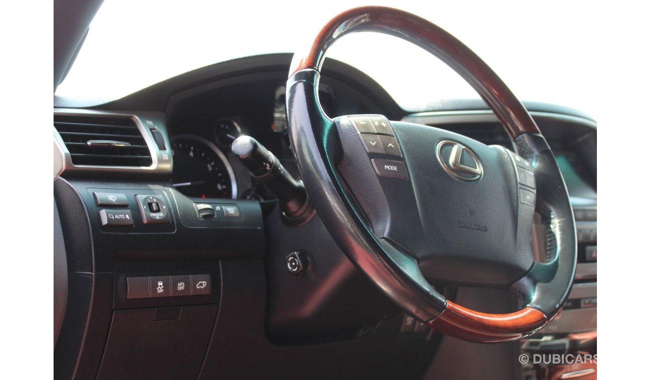 Lexus LX 570 SPORTPLUS 2015 GCC SPECS FSH MINT IN CONDITION
