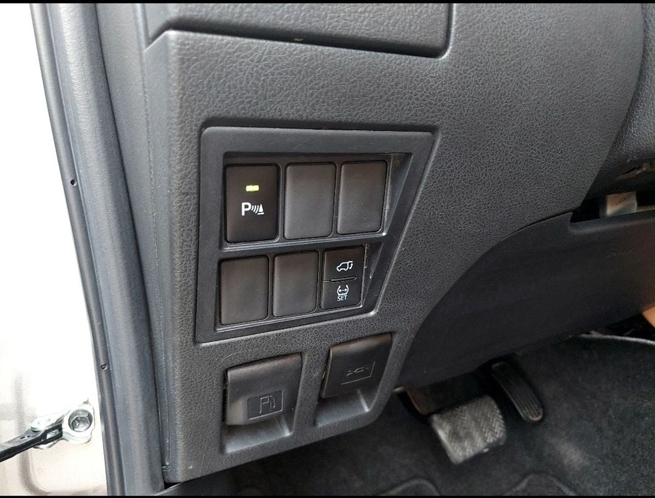 تويوتا فورتونر VXR 4.0L (278 HP)