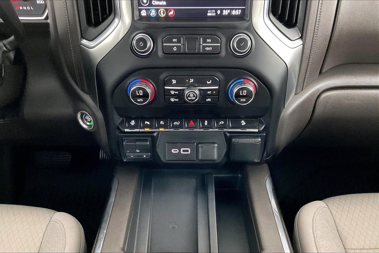 Chevrolet Silverado LT Z71 Trail Boss - Crew Cab| 1 year free warranty | Flood Free