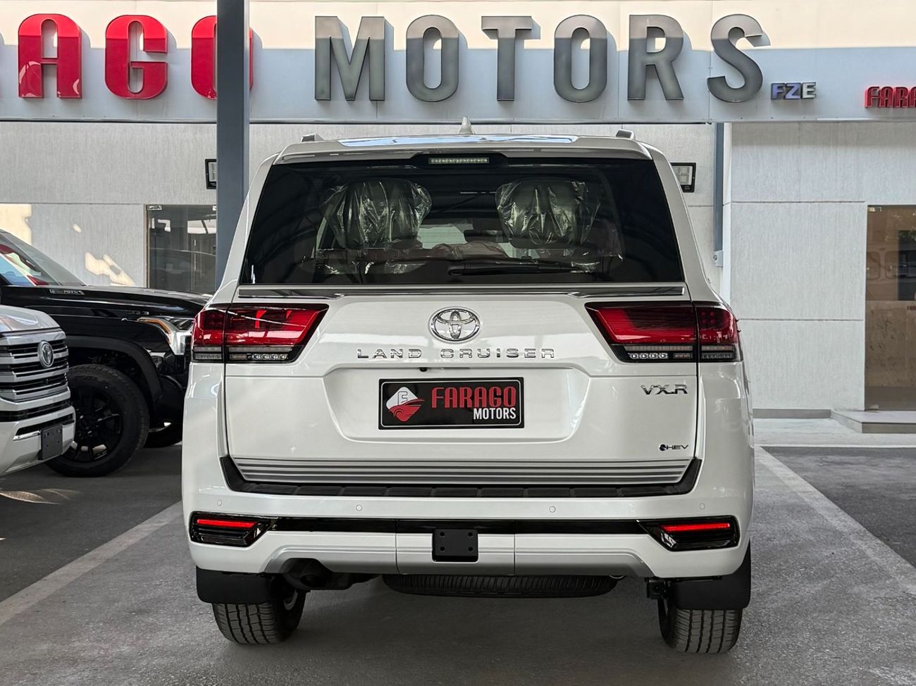Toyota Land Cruiser 2026 TOYOTA LAND CRUISER 300 VXR 3.5 HYBRID HEV **EXPORT ONLY**التصدير فقط خارج الخليج***