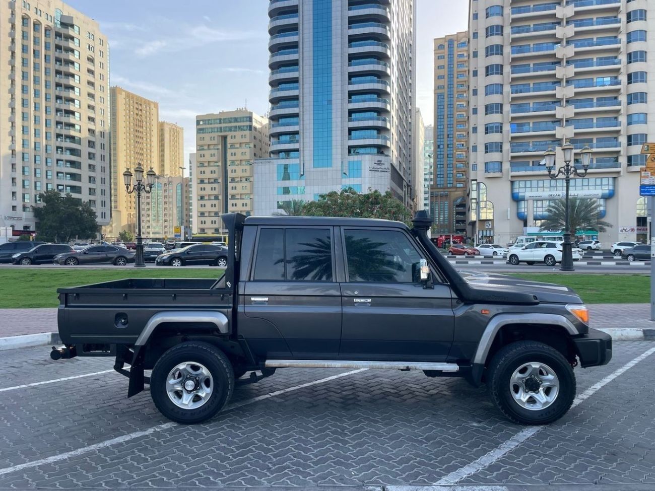 Toyota Land Cruiser Pick Up DIESEL 4.5 LITER ,RIGHT HAND DRIVE MANUAL TRANSMISSION